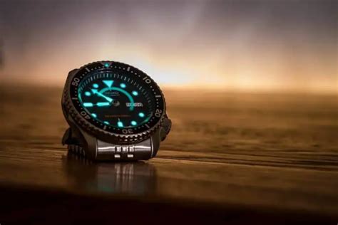 how to charge watch lume.